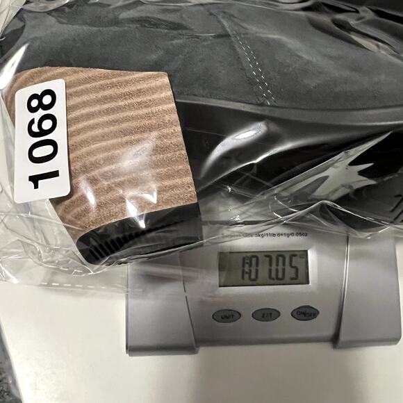 Ecco Booties Womens 38 / 7 Gray Suede Magnet Hydromax Ankle Boots Shoes Casual - Picture 13 of 13